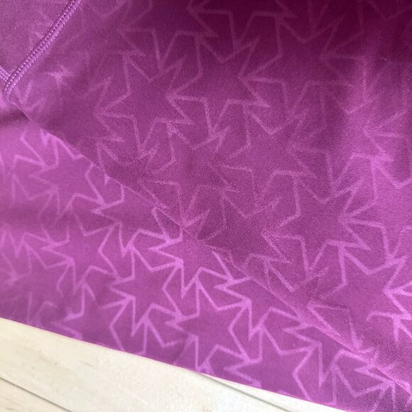 Set of TWO GAP FIT Eclipse Leggings Pants Size Medium Maroon Stars Back - Picture 3 of 10